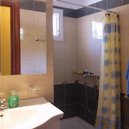 Villa Skala Sleeps 6 T228146 Skala (Kefalonia)