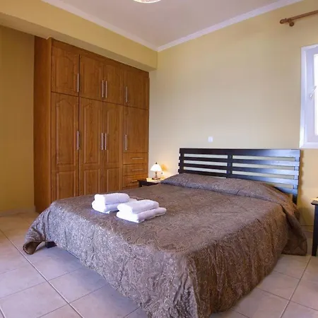 Villa Skala Sleeps 6 T228146 *