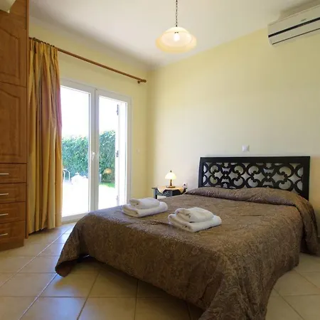 Skala Sleeps 6 T228146 Villa *